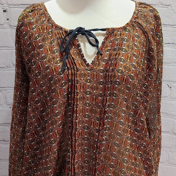 Beautiful Stories Sheer long sleeve elastic cuff - Picture 8 of 16